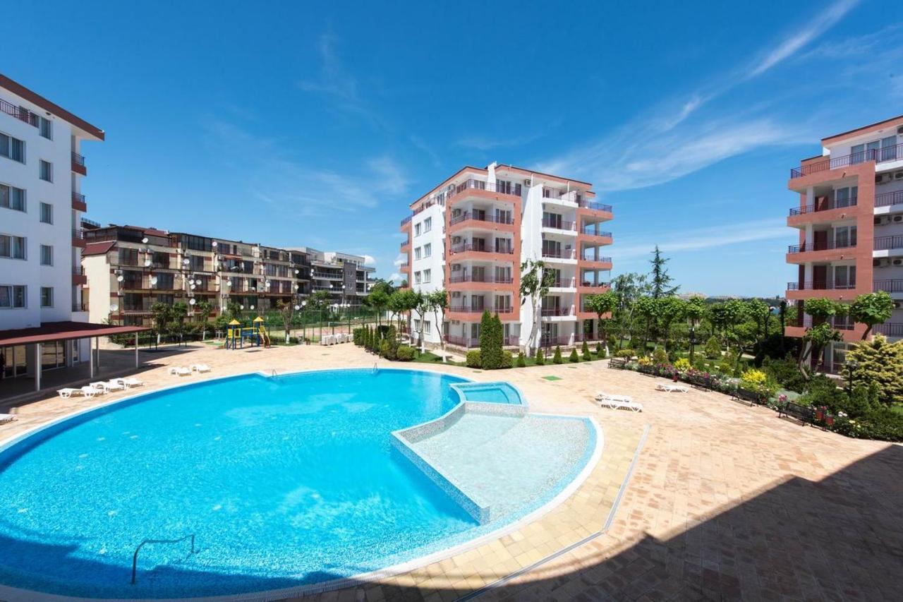 Gt Riviera Fort Beach Apartments Ravda Exterior photo