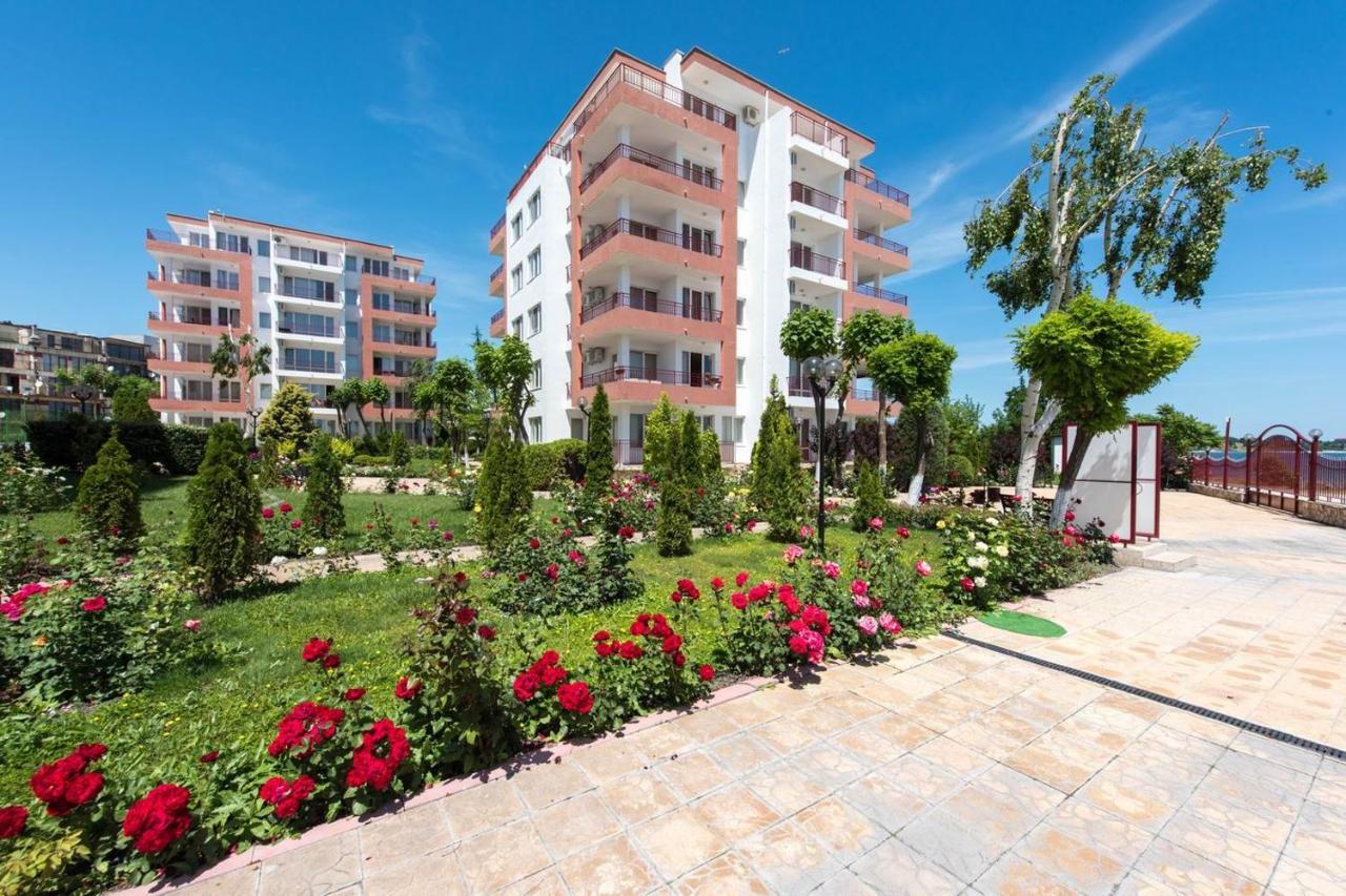 Gt Riviera Fort Beach Apartments Ravda Exterior photo